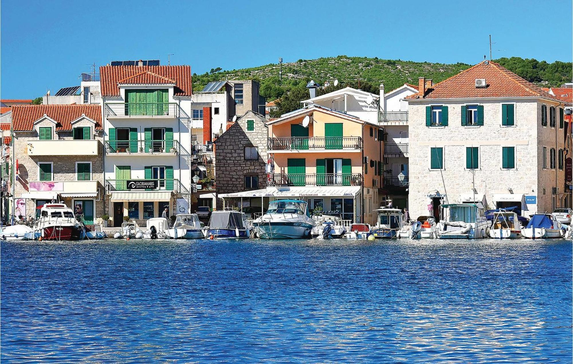 4 Bedroom Cozy Apartment In Vodice Exteriér fotografie