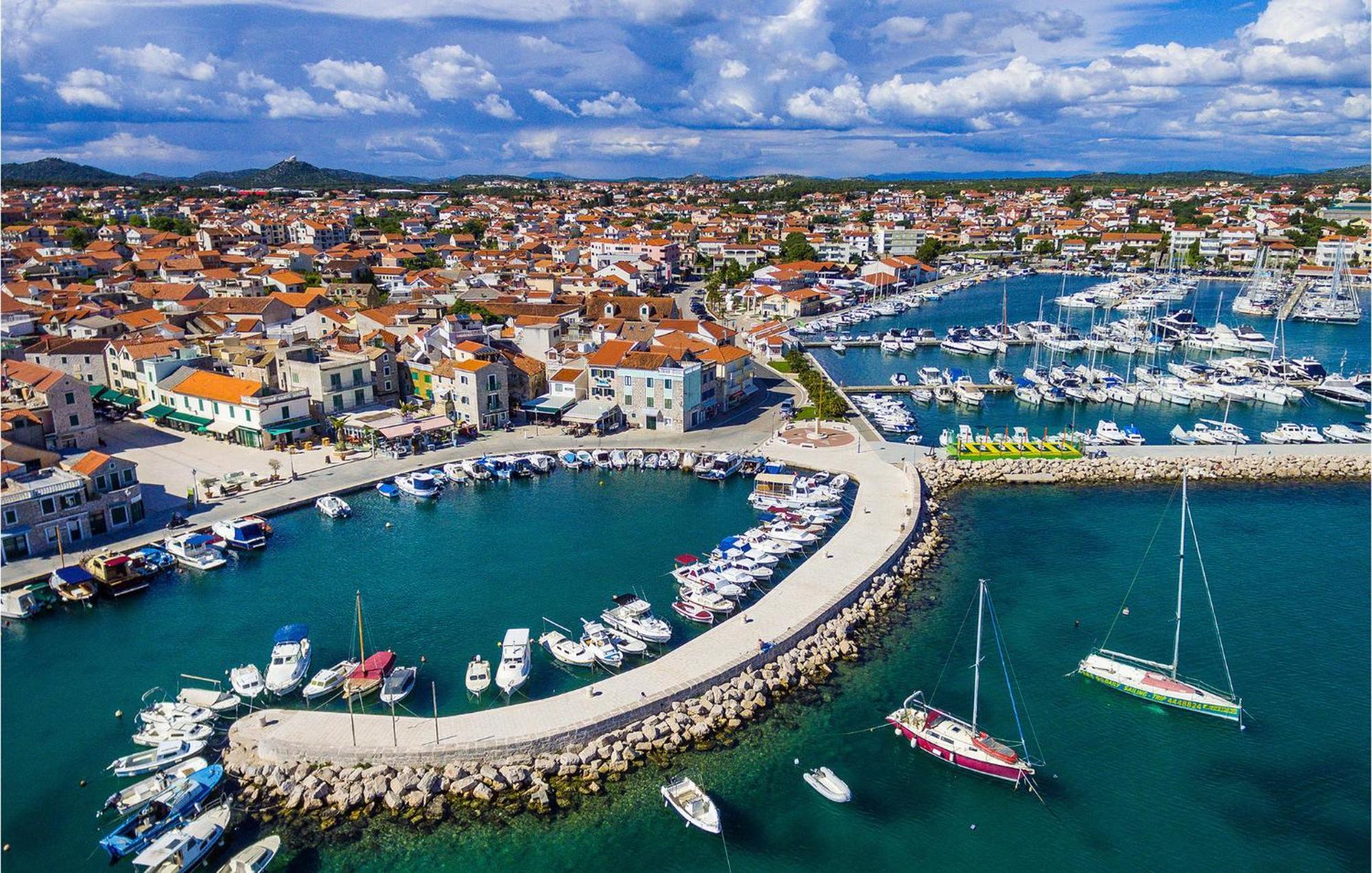 4 Bedroom Cozy Apartment In Vodice Exteriér fotografie